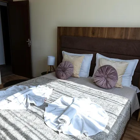 Apartmán Two-bedroom With Kitchen *