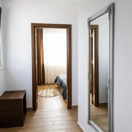 Apartamento Two-bedroom With Kitchen Saints Constantine and Helena